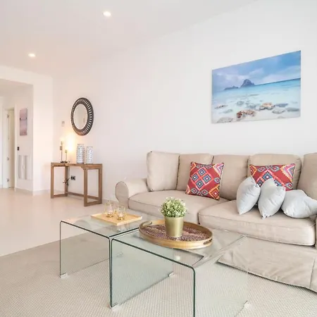 Nice In With 2 Bedrooms, Outdoor Swimming Pool And Swimming Pool 에스테포나
