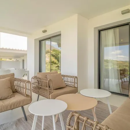 Nice In With 2 Bedrooms, Outdoor Swimming Pool And Swimming Pool 아파트 *