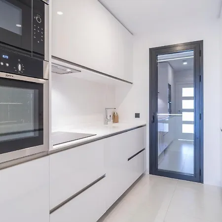 Nice In With 2 Bedrooms, Outdoor Swimming Pool And Swimming Pool 아파트 에스테포나