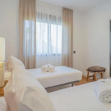 Nice In With 2 Bedrooms, Outdoor Swimming Pool And Swimming Pool 아파트 *